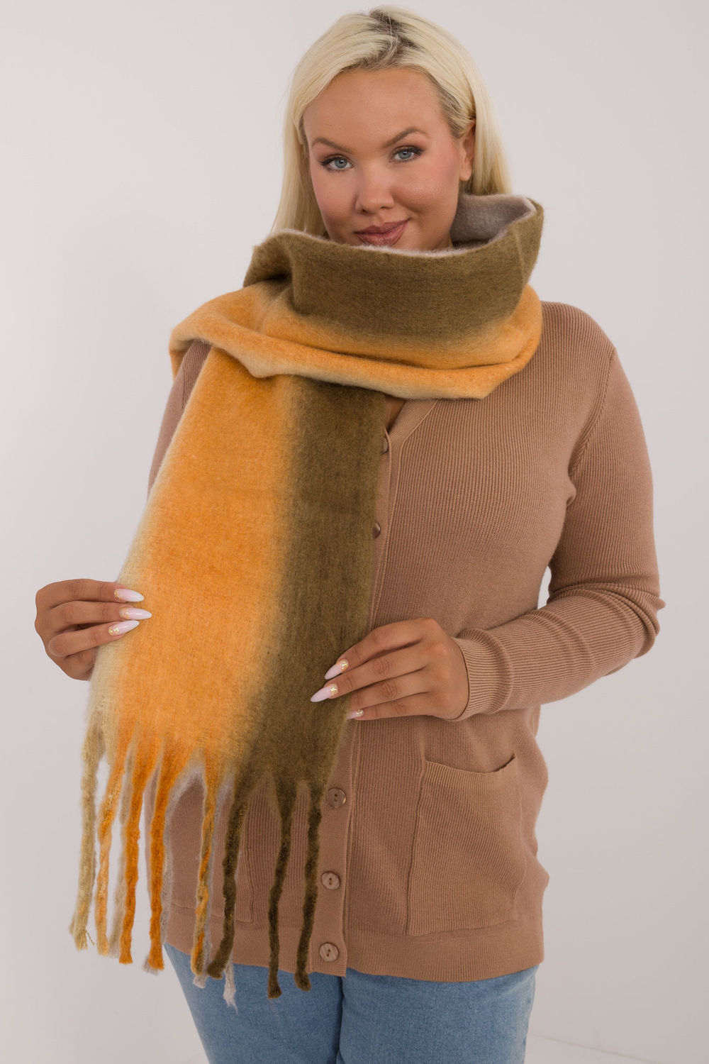 Sál model 200283 AT