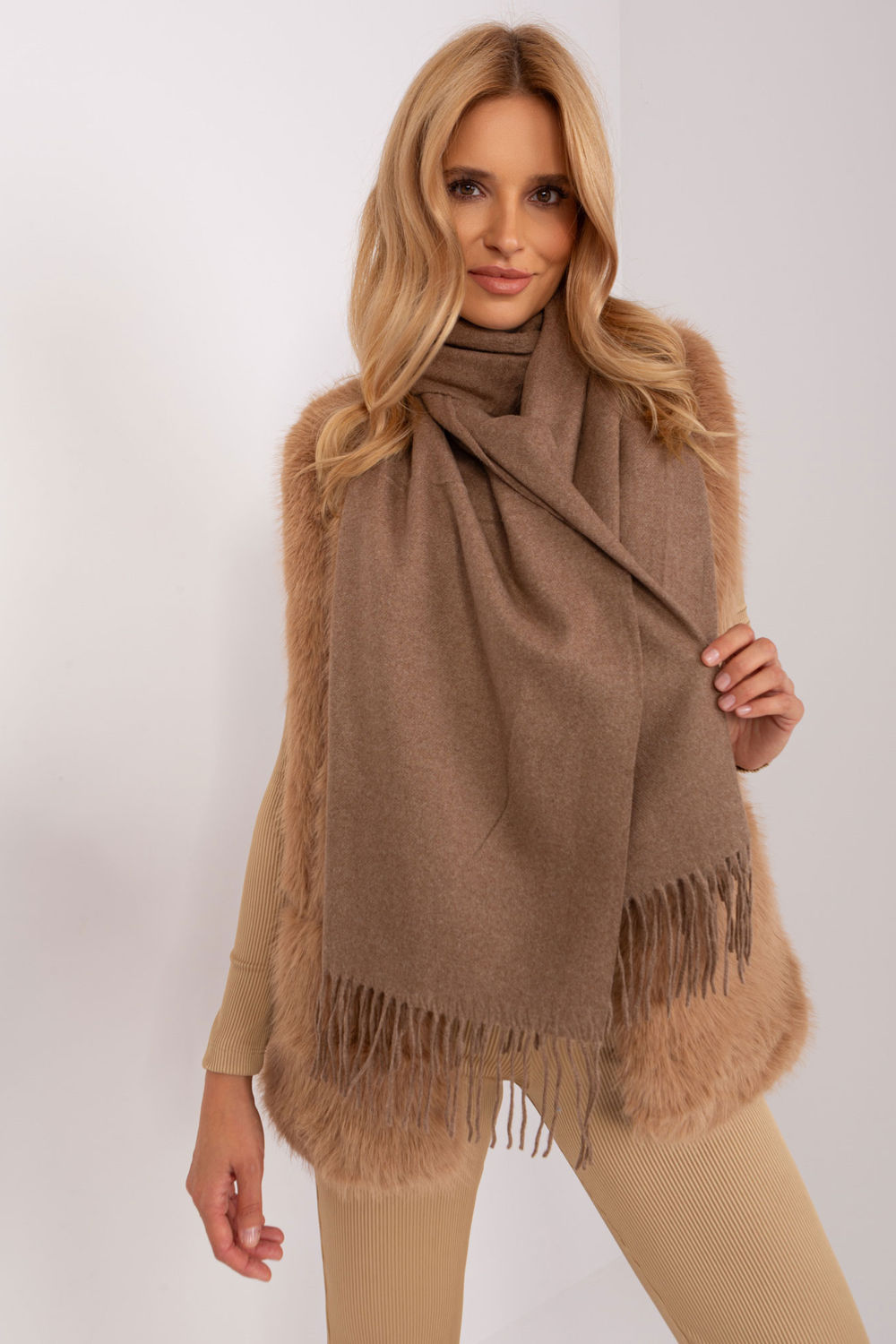 Sál model 187604 Wool Fashion Italia